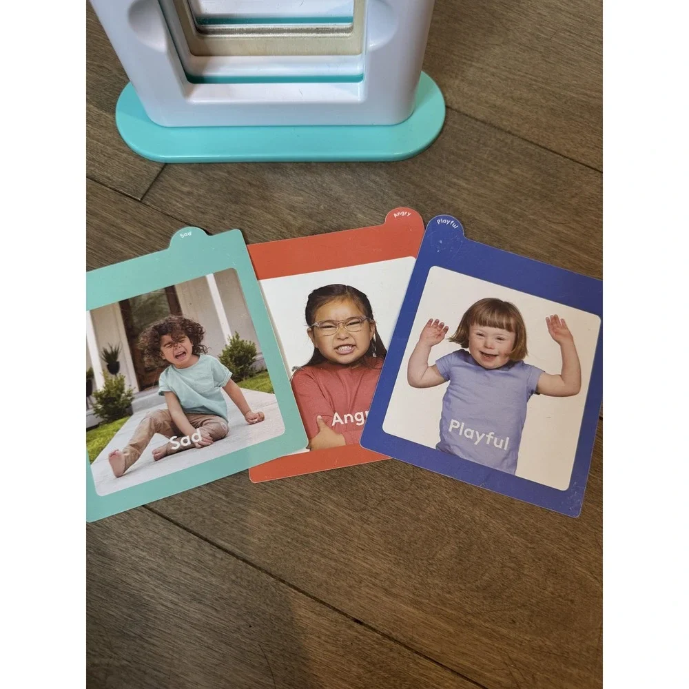 Lovevery Feelings‎ Mirror & Emotion Cards Montessori Toddler Learning Toy Faces